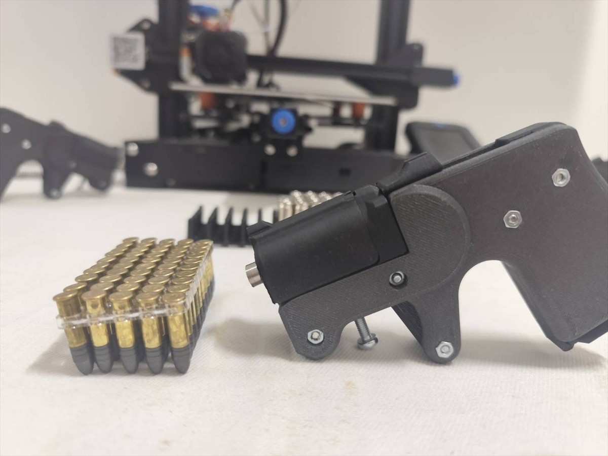 Ankara'da 3D yazıcıyla x-ray cihazı tarafından fark edilemeyen "suikast silahı" üreten şüpheli...