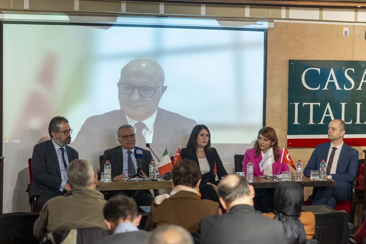 Ankara'da, İtalya'nın Ankara Büyükelçisi Giorgio Marrapodi'nin katılımıyla "Hükümetler Arası...