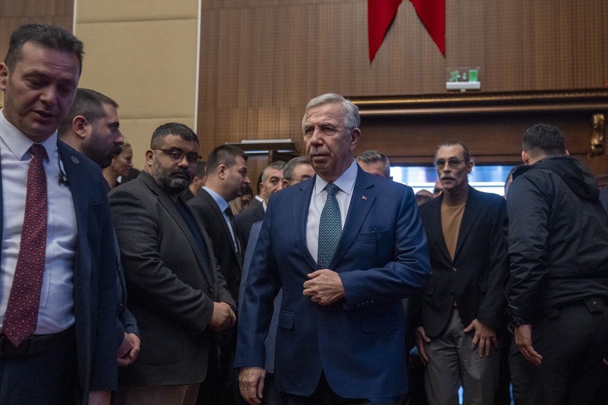 Ankara Büyükşehir Belediye (ABB) Başkanı Mansur Yavaş, başkanlık konferans salonunda düzenlediği...