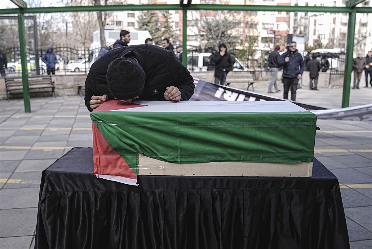 Ankara Filistin Dayanışma Platformu üyeleri, ABD Başkanı Donald Trump'ın Gazze'ye yönelik...