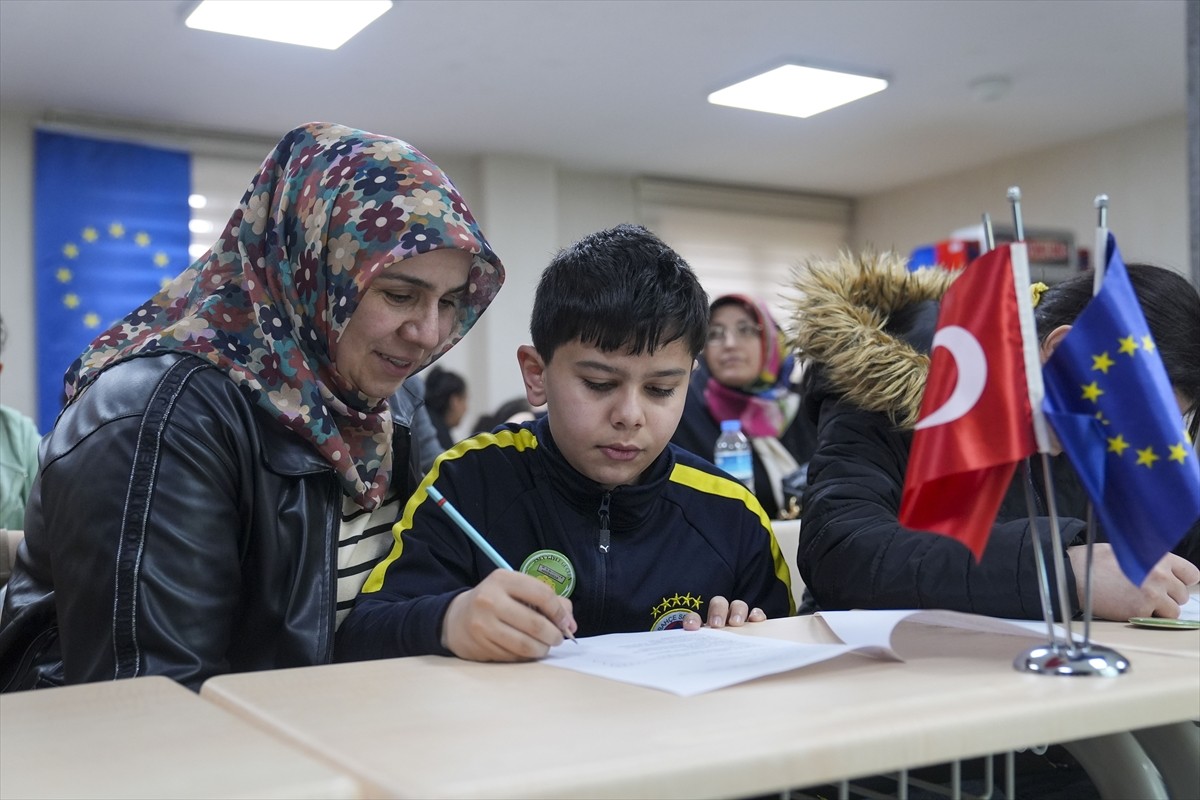 Ankara Üniversitesi (AÜ) Sosyal Girişimcilik ve İnovasyon Topluluğu (ASGİT), "Gençleri...