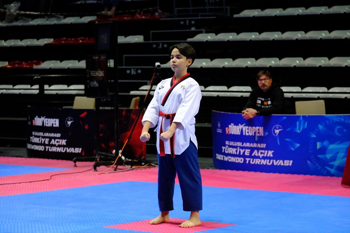 Antalya Spor Salonu'nda devam eden ve 60 ülkeden 3 bine yakın sporcunun katıldığı 12. Uluslararası...