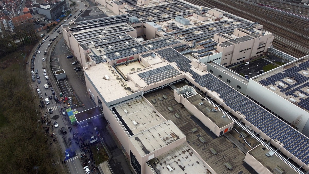 Audi'nin Brüksel’de bulunan fabrikasında üretim bugün tamamen sona erdi. Alman otomobil üreticisi...