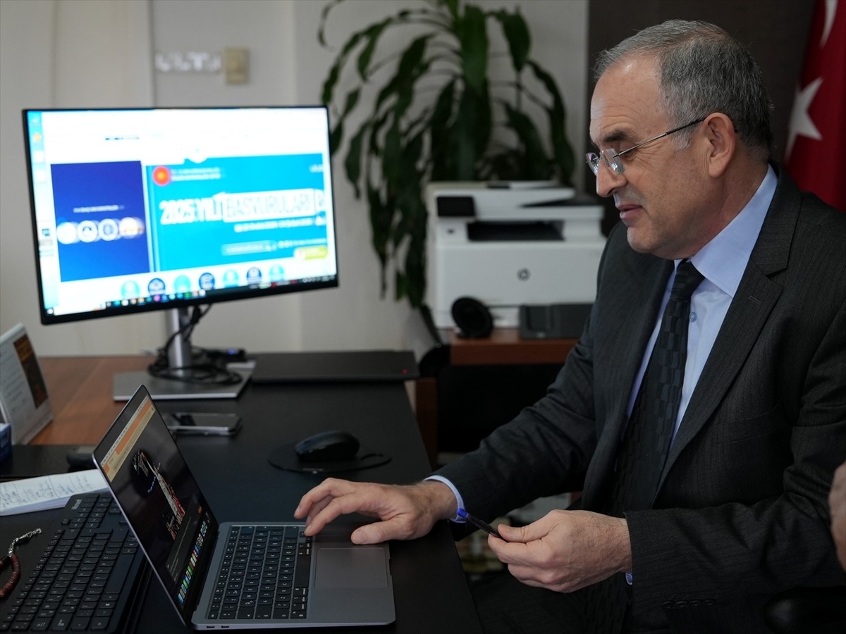 Bandırma Onyedi Eylül Üniversitesi (BANÜ) Rektörü Prof. Dr. İsmail Boz, Anadolu Ajansının (AA)...