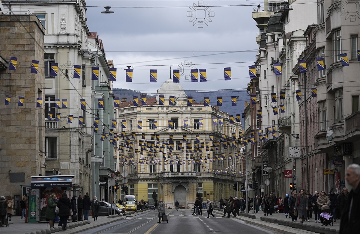 Bosna Hersek, 29 Şubat-1 Mart 1992'de yapılan referandumla Yugoslavya'dan ayrılarak kazandığı ve...