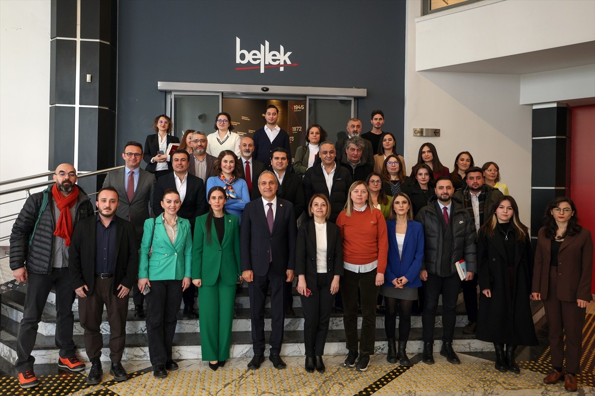 CHP Genel Başkan Yardımcısı Suat Özçağdaş, CHP Genel Merkezi'nde gazetecilerle sohbet...