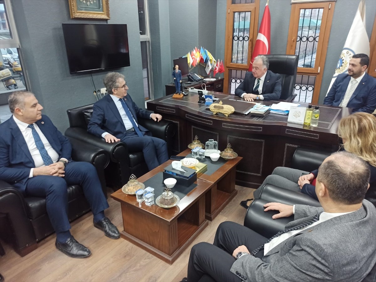 CHP Genel Başkan Yardımcısı Yalçın Karatepe (sağ 3), Osmaniye'de çeşitli ziyaretler...