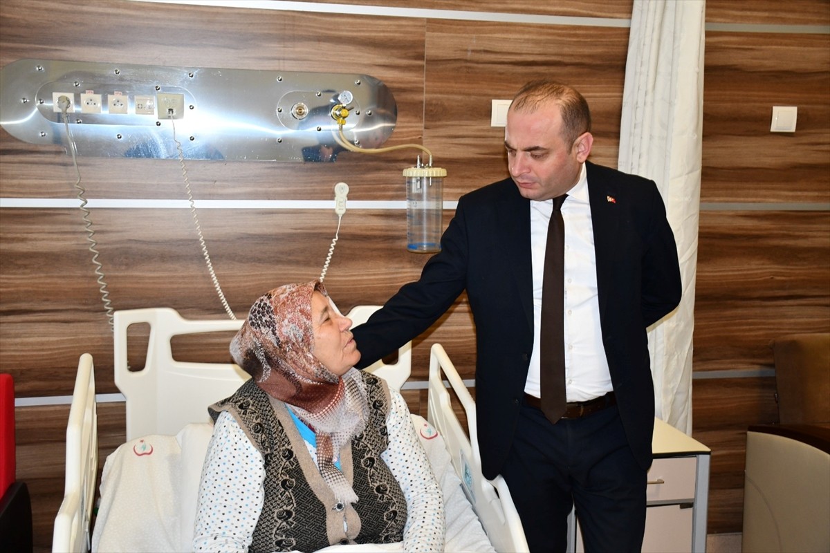 Çorum'da gözüne kireç kaçtığı için yaklaşık 50 yıldır göremeyen 72 yaşındaki kadın, Hitit...