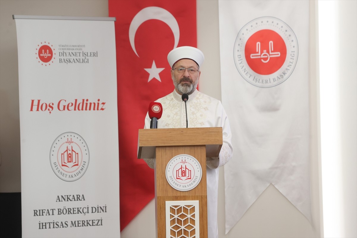 Diyanet İşleri Başkanı Ali Erbaş, Din İşleri Yüksek Kurulu tarafından Diyanet Akademisi Rıfat...