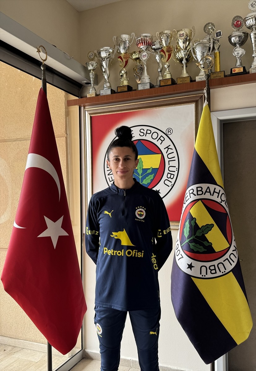 Fenerbahçe Petrol Ofisi Kadın Futbol Takımı Kaptanı Yağmur Uraz, AA muhabirine açıklamalarda...