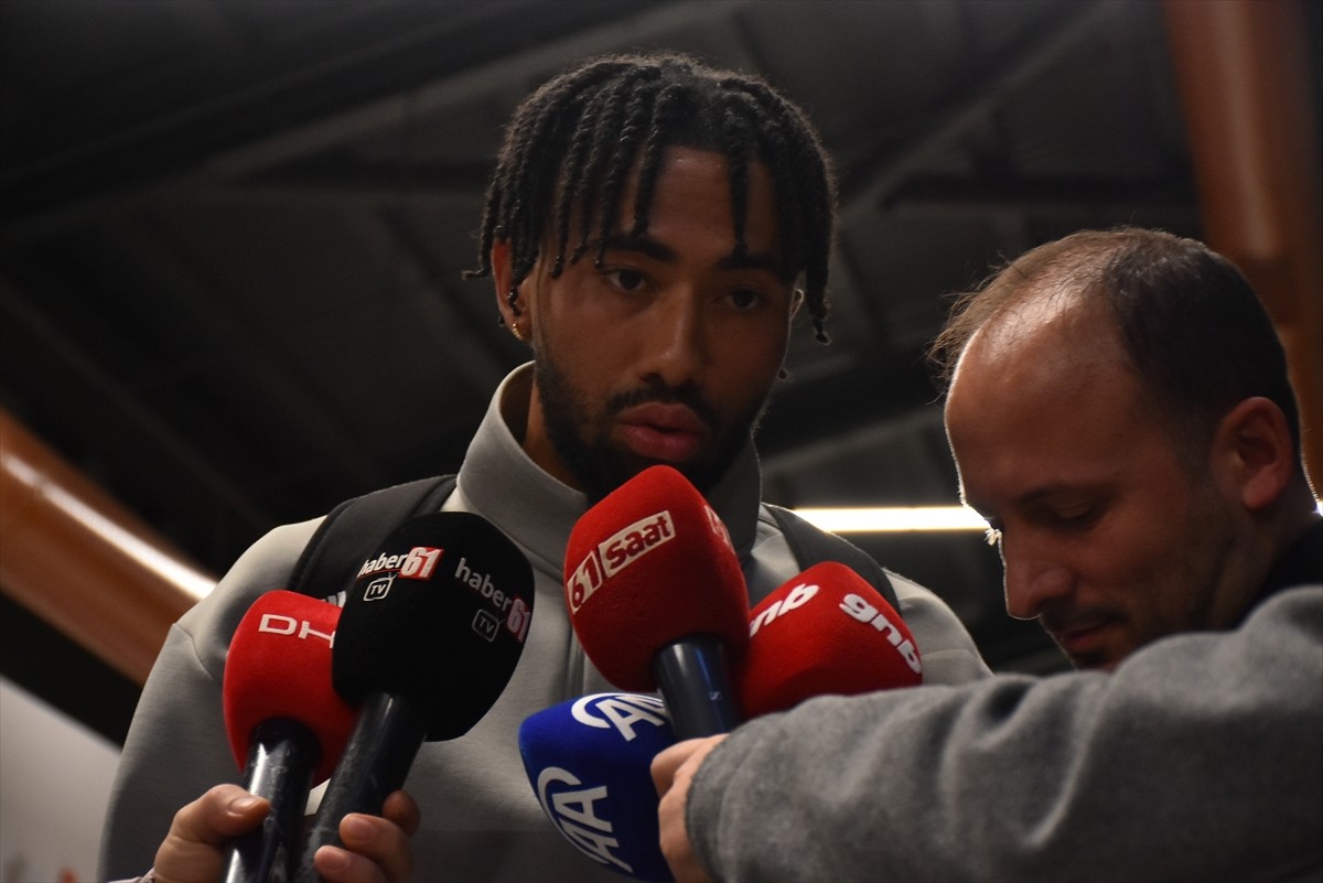  Fransa 2. lig ekibi AC Ajaccio takımında forma giyen Tim Jabol Folcarelli, Trabzonspor ile...