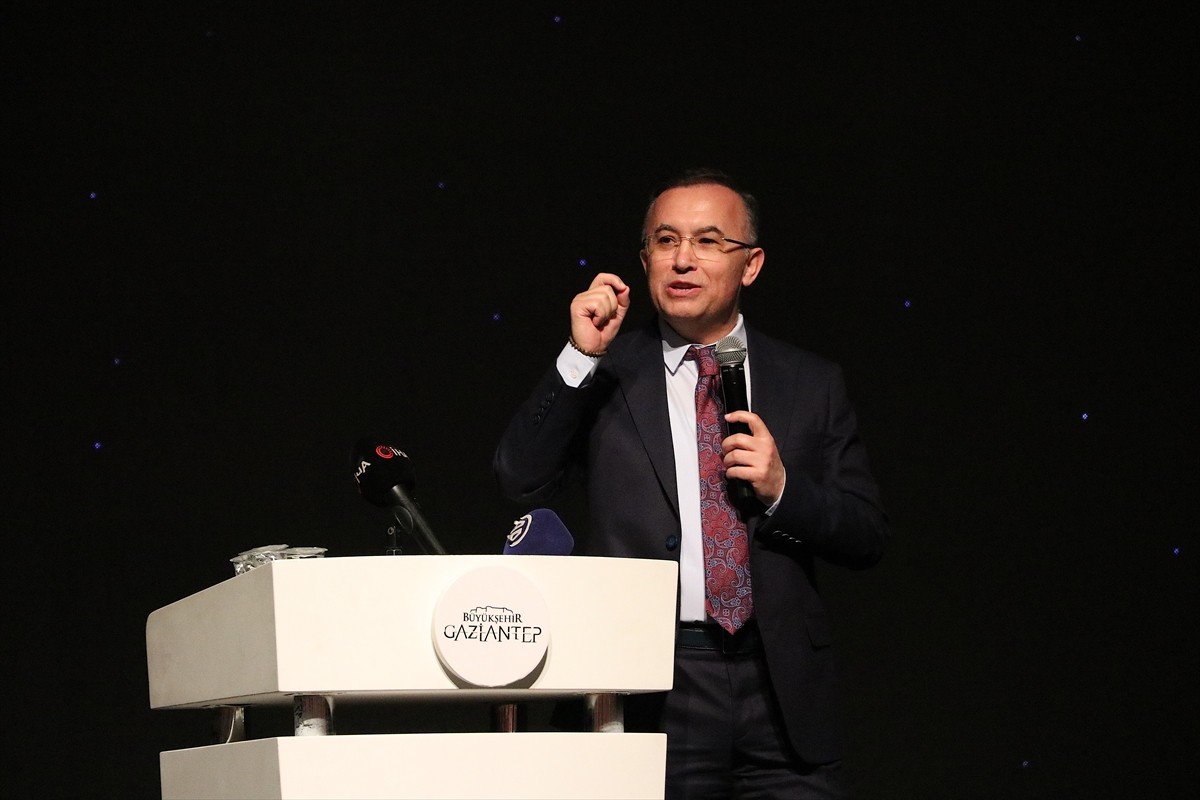 Gaziantep'e "Gazi" ünvanı verilişinin 104. yıl dönümü dolayısıyla anma programı düzenlendi....