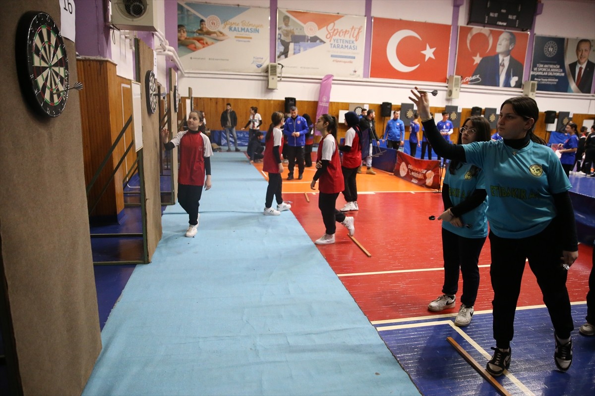 Gençler ve Yıldızlar Okul Sporları Dart Grup Müsabakaları, Ordu'da başladı. Spor Hizmetleri Genel...