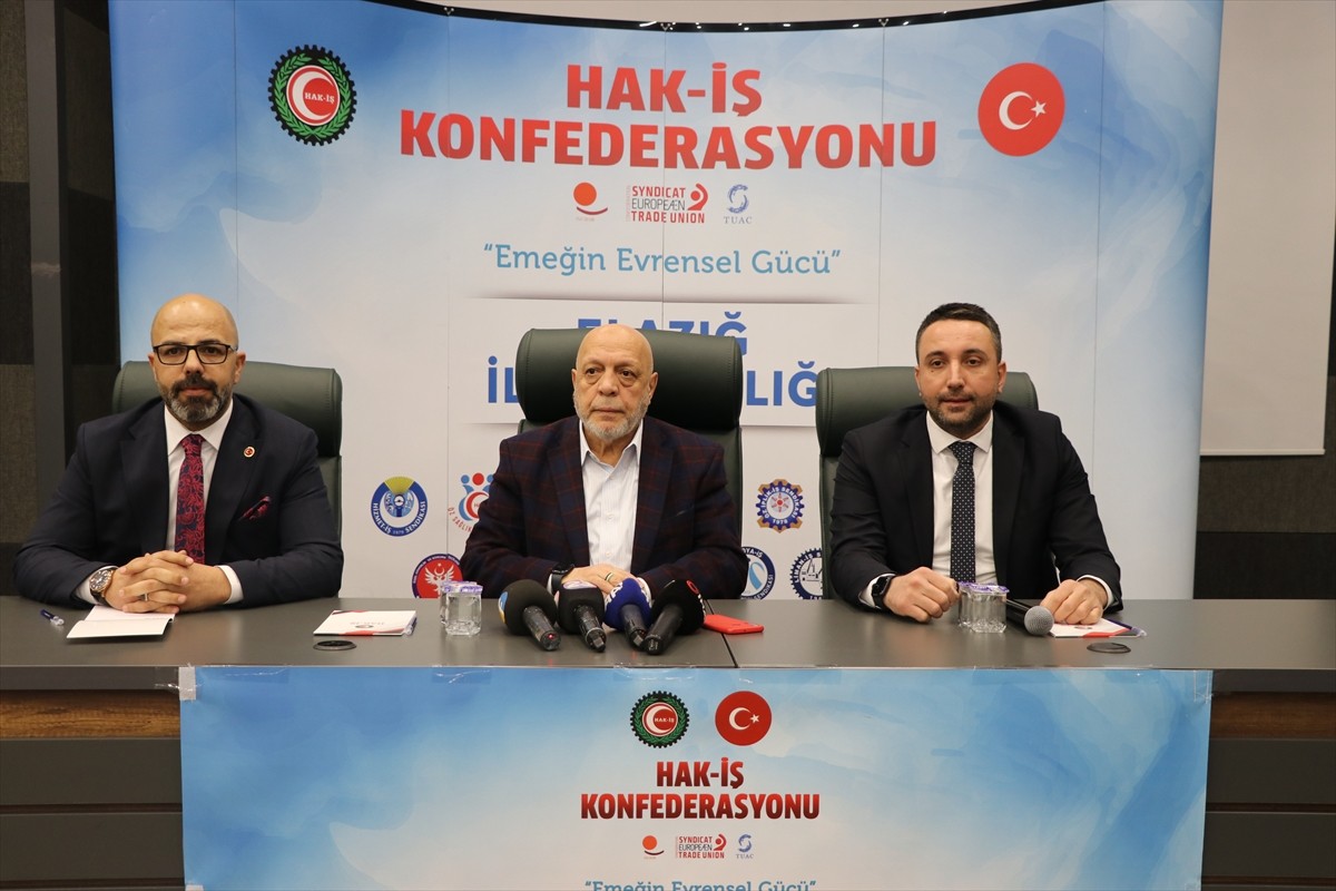 HAK-İŞ Genel Başkanı Mahmut Arslan,  Ahmet Tevfik Ozan Fuar ve Kongre Merkezi'nde düzenlenen...