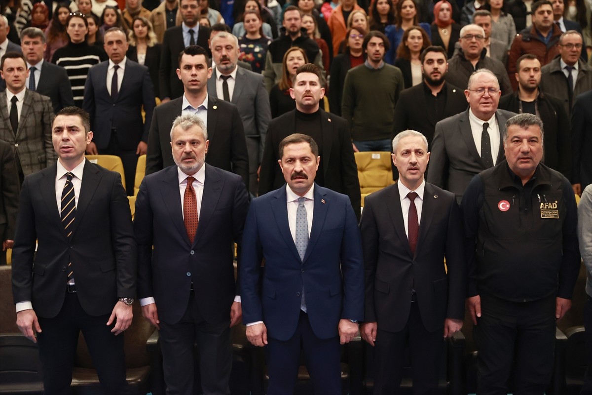 Hatay'da akademisyenlerin katılımıyla "6 Şubat 2023 Asrın Felaketinden Asrın Birlikteliğine:...