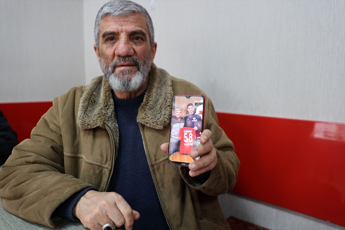 İngiltere Premier Lig ekibi Aston Villa'nın Trendyol Süper Lig temsilcisi Kasımpaşa'dan kadrosuna...