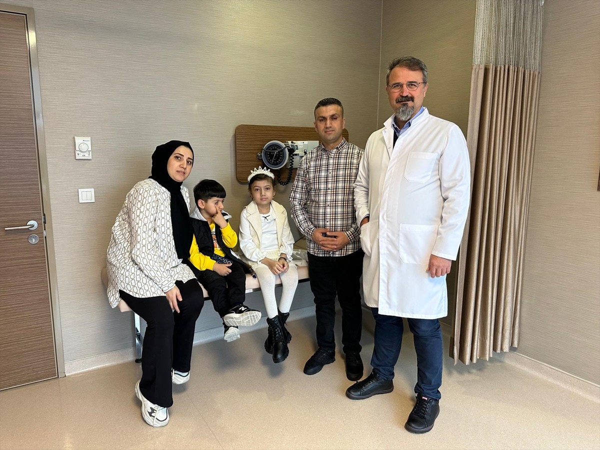 İstanbul'da yaşayan 9 yaşındaki Merve Sevgin, önce 4 yaşındaki kardeşi Hüseyin Sevgin'den ilik...