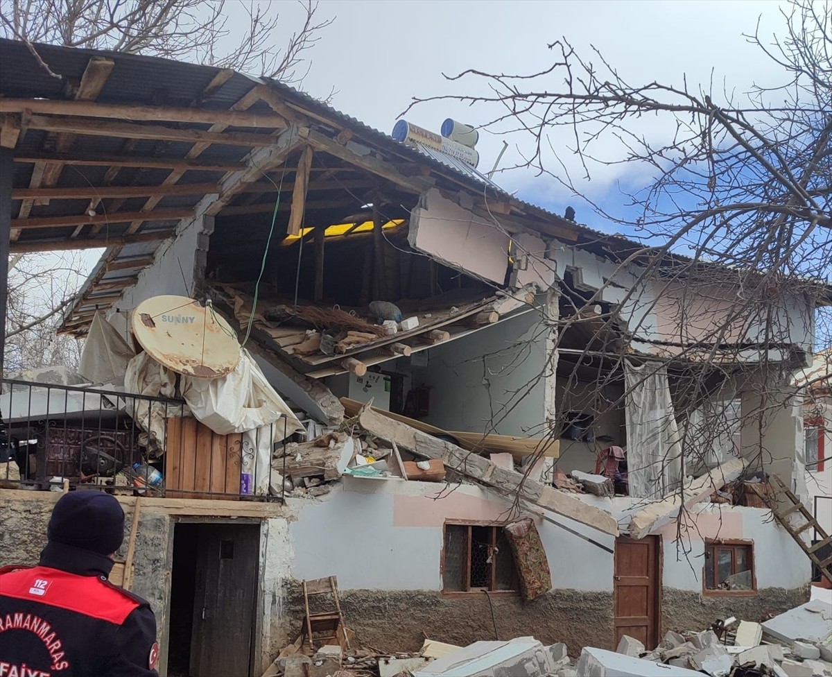 Kahramanmaraş'ın Göksun ilçesinde, evde mutfak tüpünün patlaması sonucu 1 kişi yaralandı.