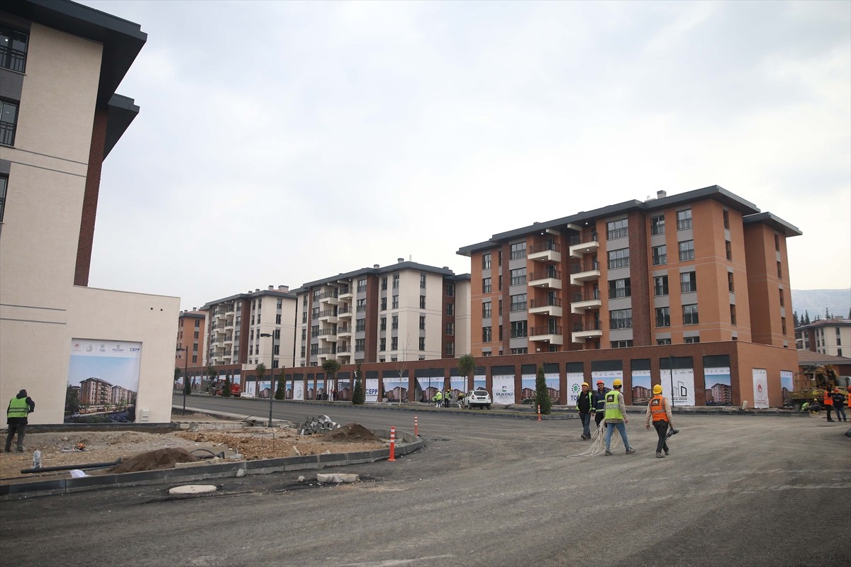 Kahramanmaraş'ta, 6 Şubat 2023'teki depremlerde yıkılan Ebrar Sitesi'nin bulunduğu alanda, TOKİ ve...