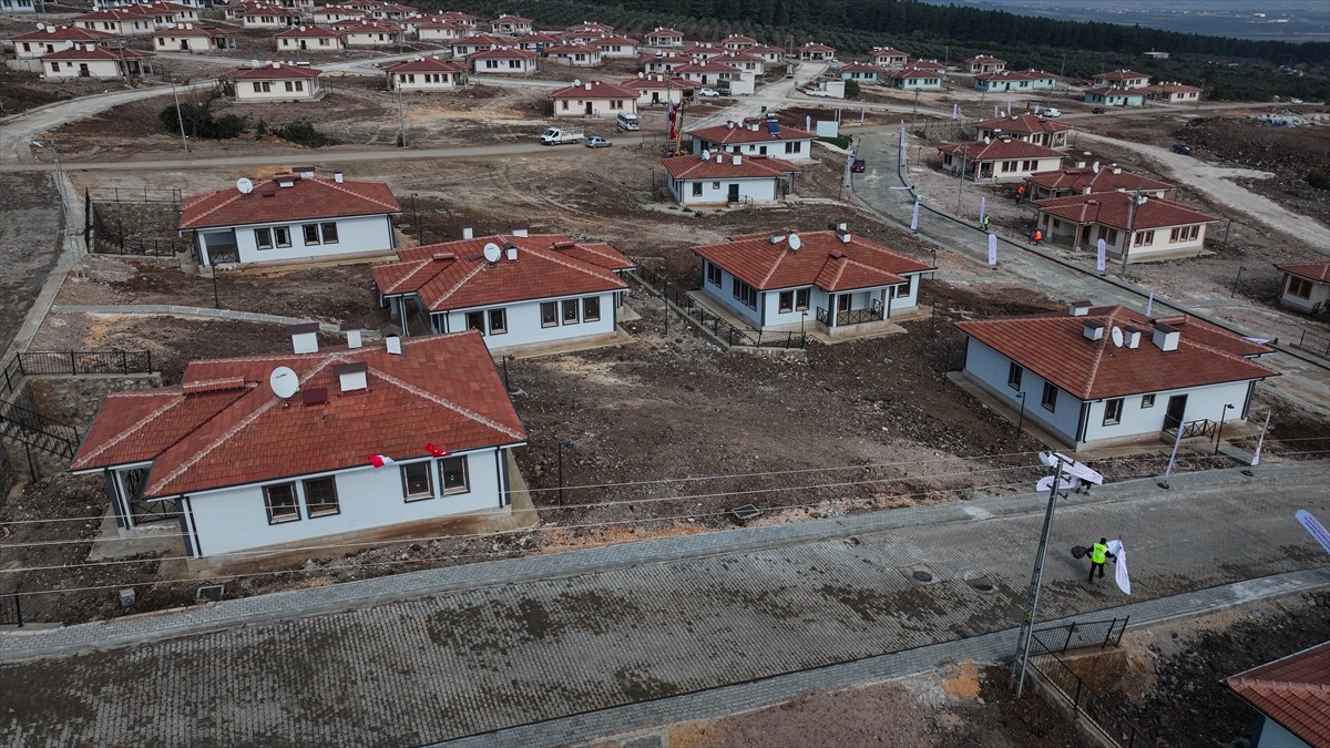 Kahramanmaraş merkezli 6 Şubat 2023'teki depremlerin ardından köy konutu talebinde bulunan...