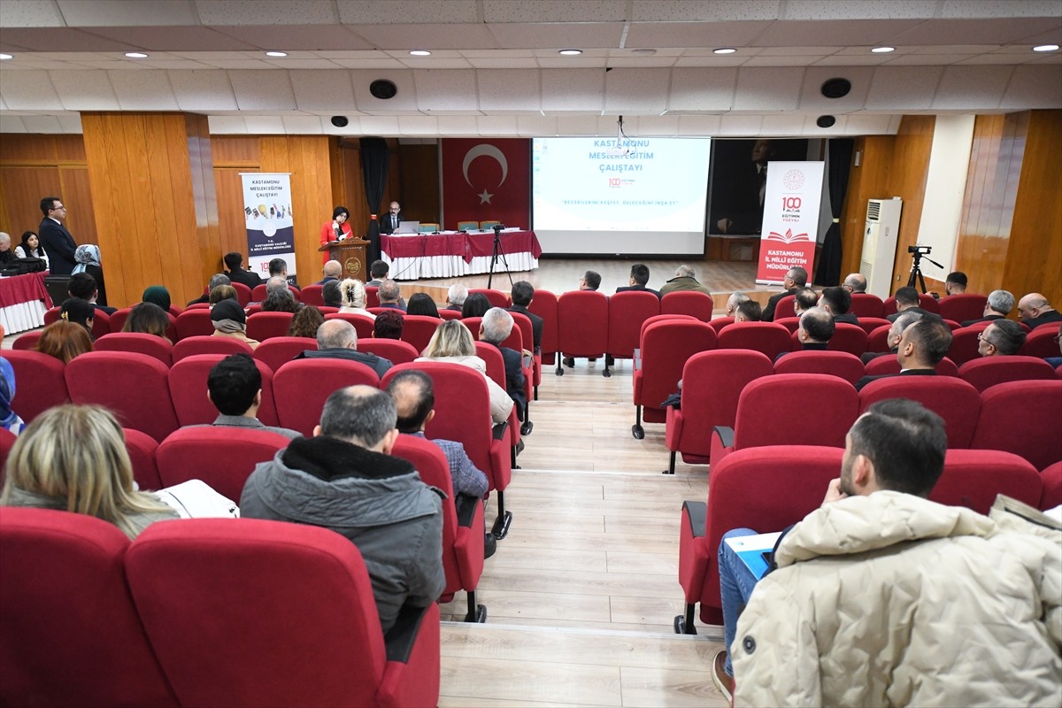 Kastamonu'da, İl Milli Eğitim Müdürlüğü tarafından düzenlenen "Mesleki Eğitim Çalıştayı" başladı....
