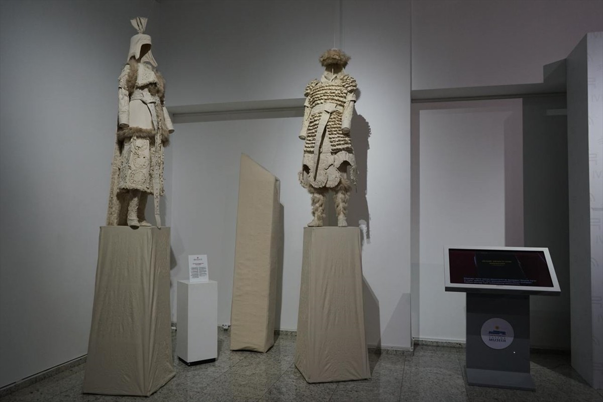 Kazakistan'ın başkenti Astana'da açılan Kaşgarlı Mahmud'un "Divanu Lugati't-Türk" sözlüğünün...