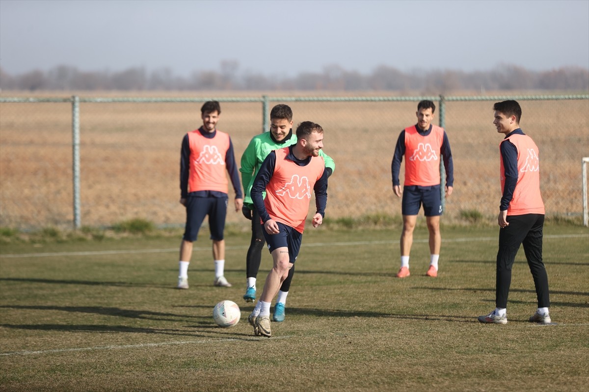 Kırklarelispor, Ziraat Türkiye Kupası D Grubu ikinci maçında Beşiktaş ile oynayacağı karşılaşmanın...