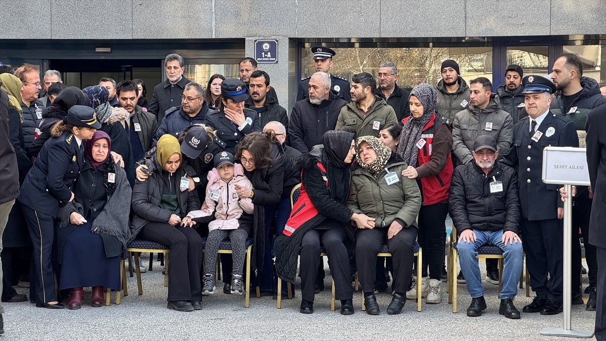 Konya'da polis aracının tırla çarpışması sonucu şehit olan polis memuru Onur Şirin'in naaşı...