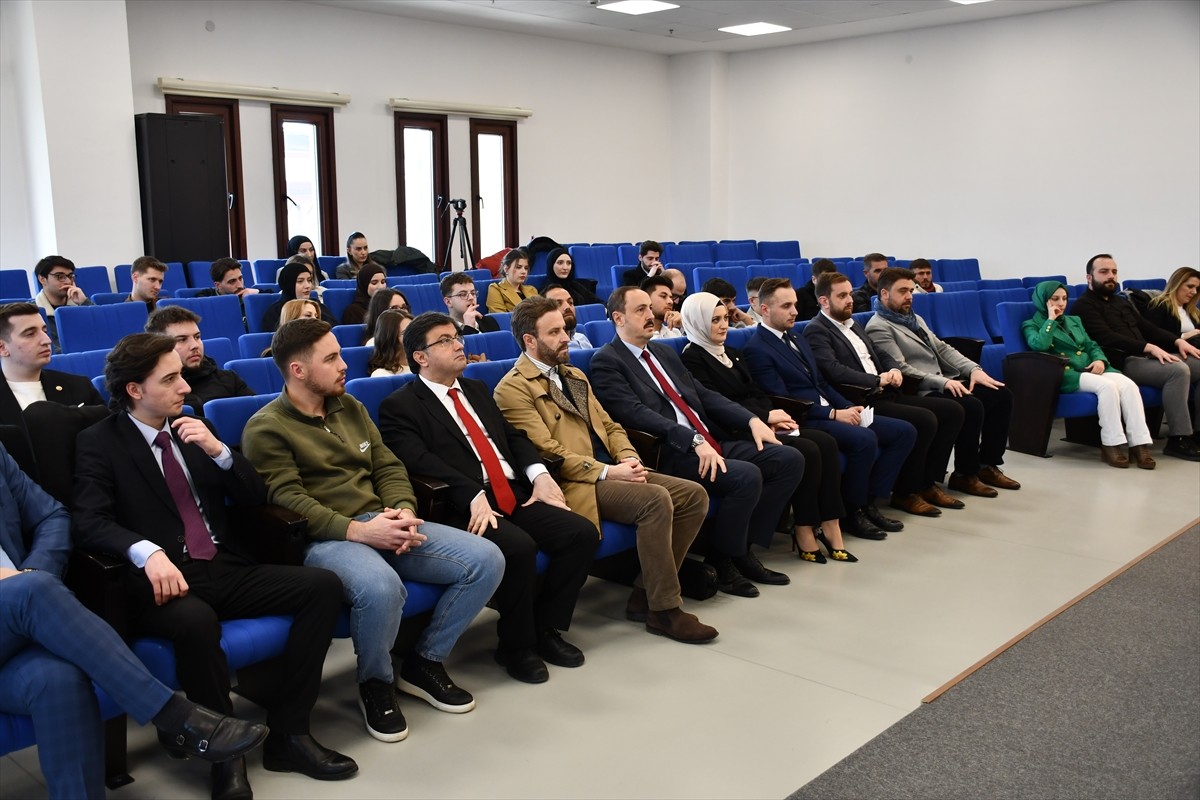 Kuzey Makedonya'nın başkenti Üsküp'te, Genç Diplomat Akademisinin açılış programı düzenlendi. Türk...