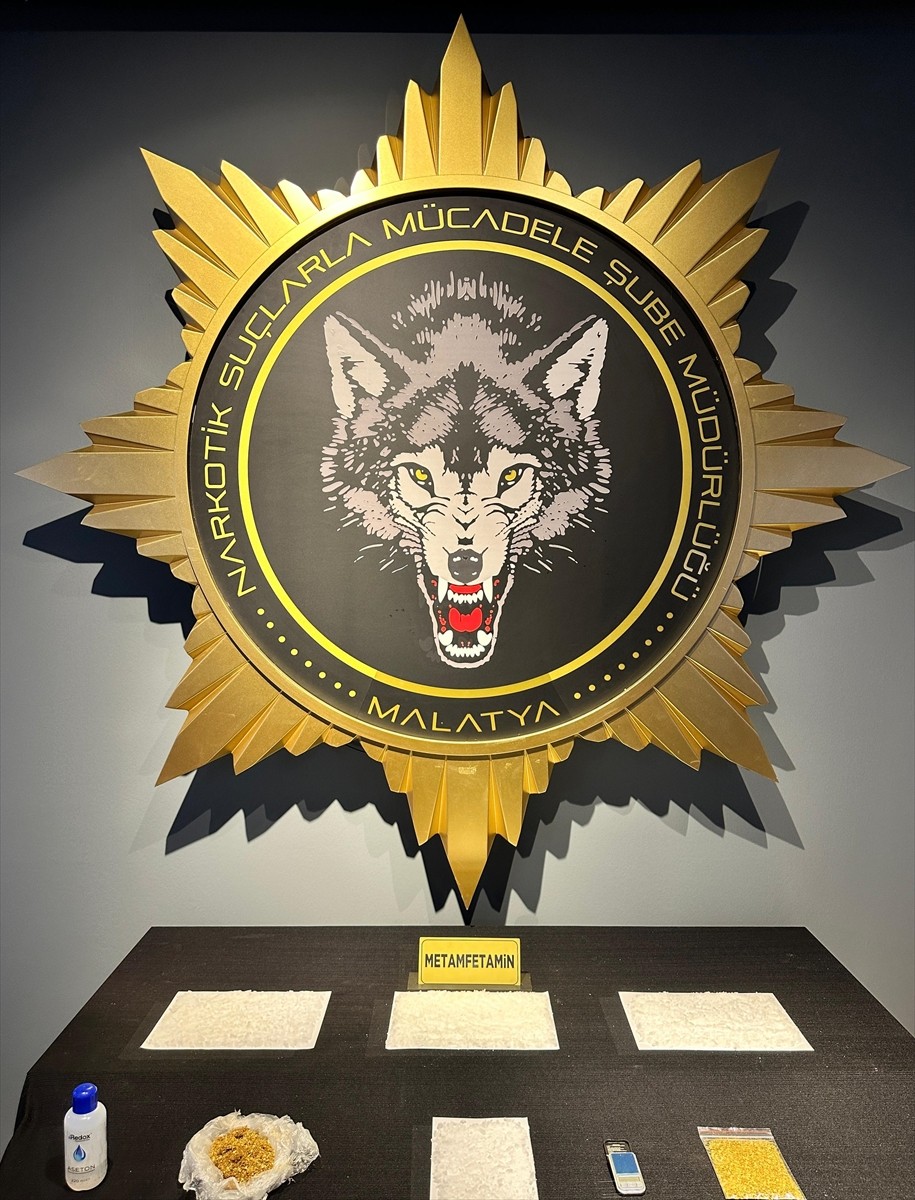 Malatya'da uyuşturucu satıcılarına yönelik operasyonda 662 gram sentetik uyuşturucu ele geçirildi...