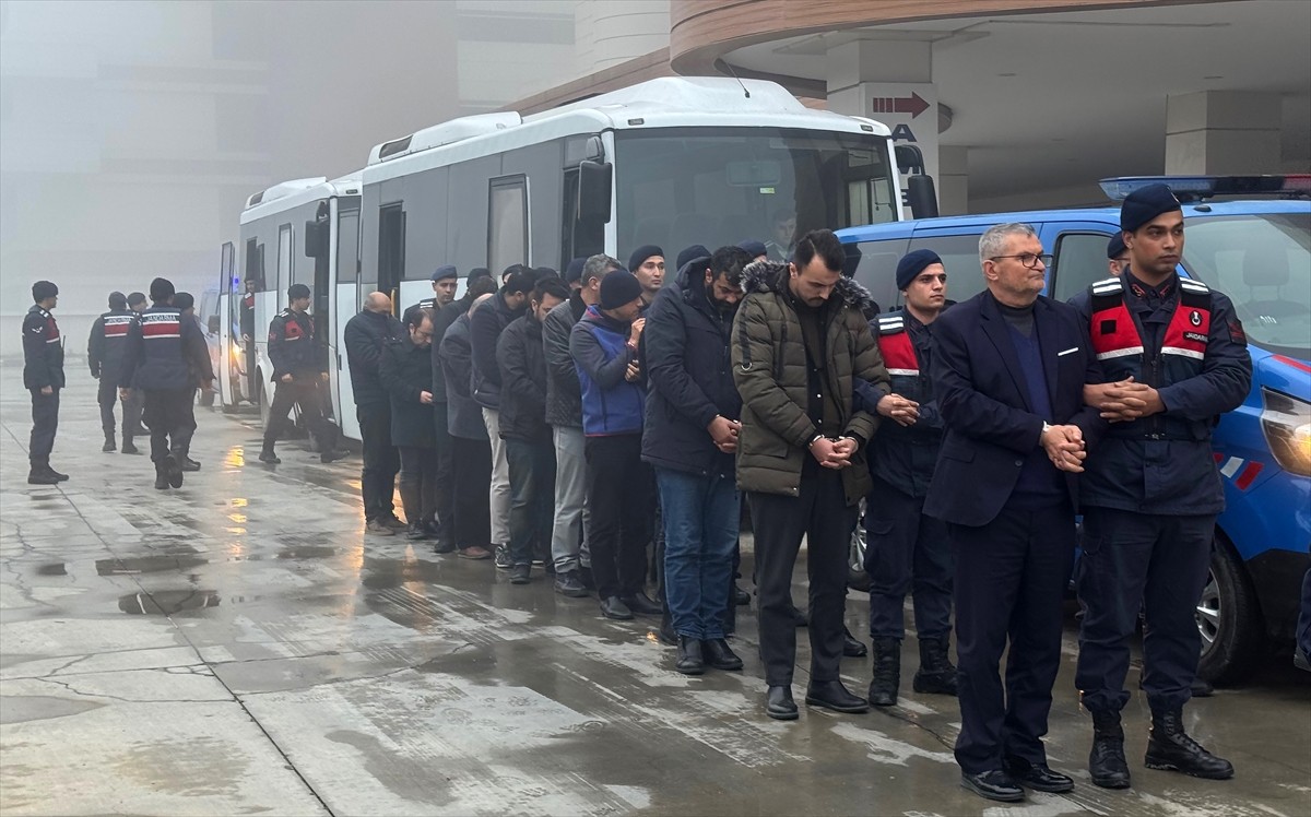 Manisa merkezli 10 ilde düzenlenen nitelikli dolandırıcılık ve suçtan kaynaklanan gelirin...