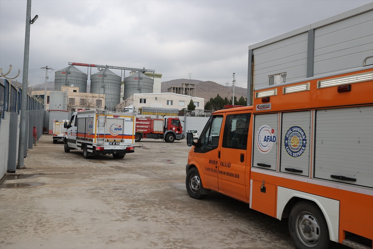 Mardin'de, Organize Sanayi Bölgesi'nde bir tekstil fabrikasında yangın ve tahliye tatbikatı...