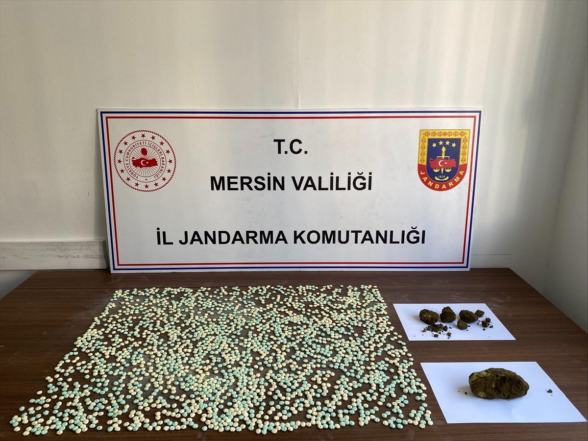 Mersin'de uyuşturucu operasyonunda gözaltına alınan 4 zanlıdan 3'ü tutuklandı. Adreslerde 3 bin...