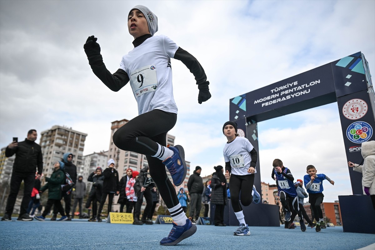 Modern pentatlon branşında Ulusal Sıralama ve Gelişim Yarışları, Ankara'da gerçekleştirildi....