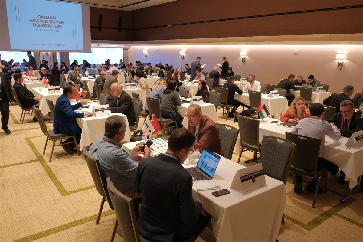 Ofis Mobilyaları Sanayi ve İş Adamları Derneği (OMSİAD), 19 ülkeden satın almacının katıldığı bir...