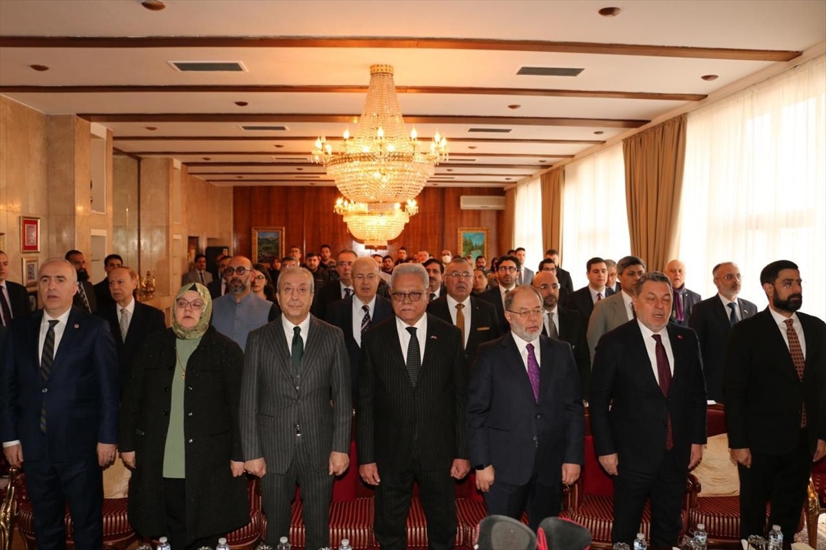 Pakistan'ın Ankara Büyükelçiliğinde "Keşmir Dayanışma Günü" etkinliği düzenlendi. Etkinliğe eski...