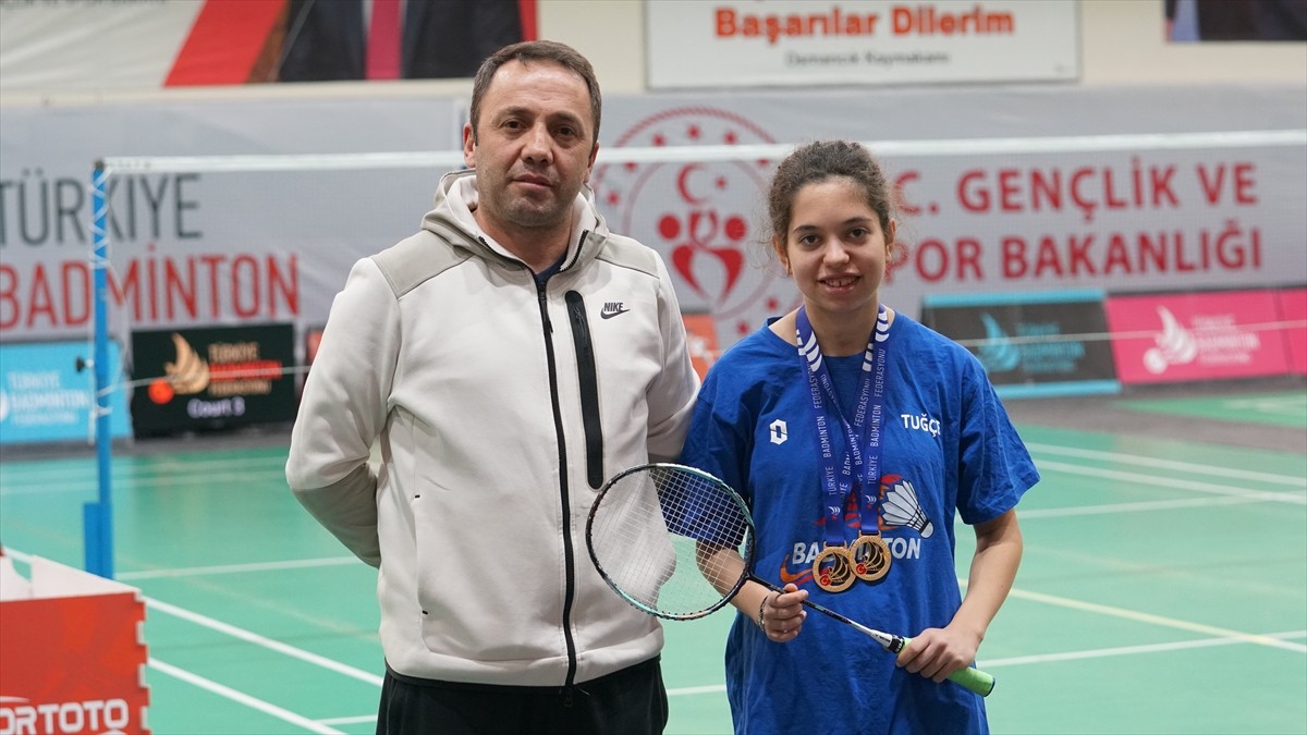 Para badminton SL4 kategorisinde yarışan 18 yaşındaki milli sporcu Tuğçe Çelik, ABD'nin Los...