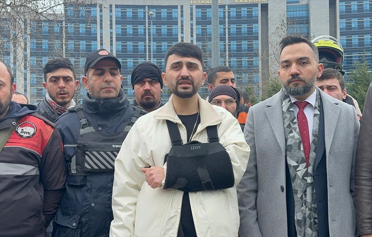 Pendik'te trafikteki tartışmada dikiz aynasını kırdığı otomobil sürücüsünün aracıyla ezerek...