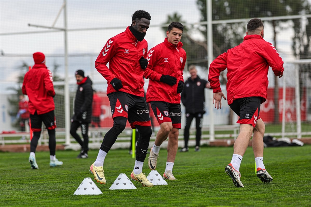 Reeder Samsunspor, Trendyol Süper Lig'in 24. haftasında deplasmanda oynayacağı TÜMOSAN Konyaspor...