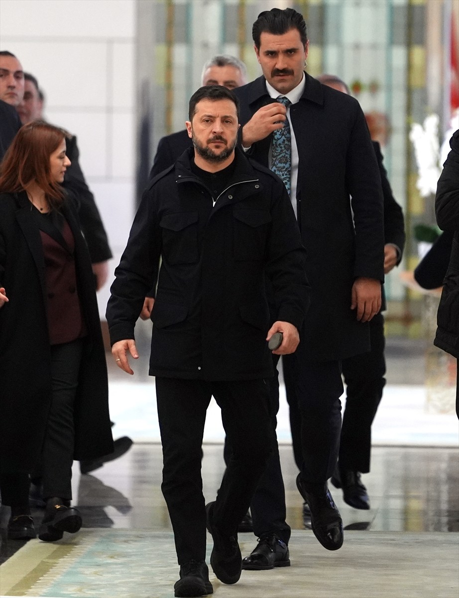 Resmi temaslarda bulunmak üzere Ankara'ya gelen Ukrayna Devlet Başkanı Volodimir Zelenskiy...