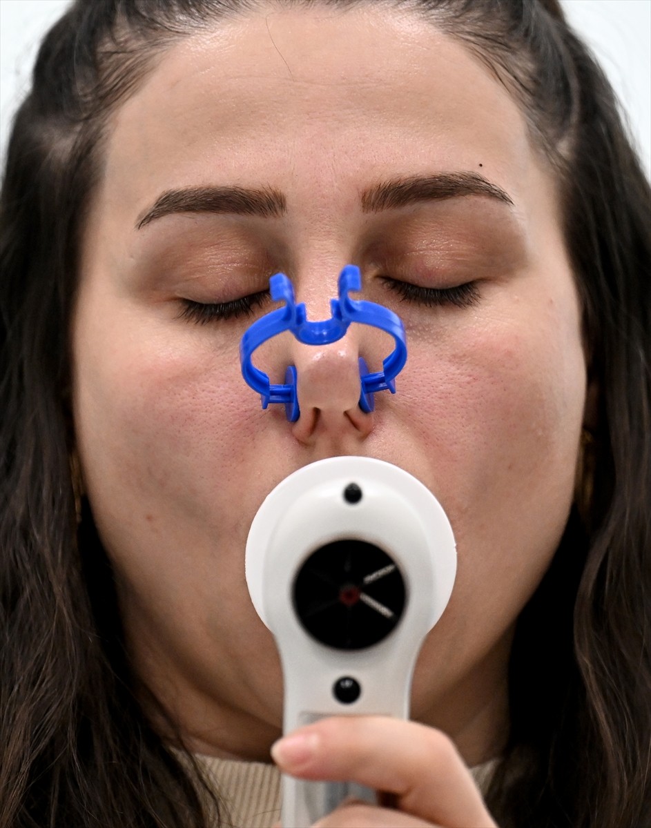 Sağlık Bakanlığının 7 gün 24 saat canlı destek hizmeti veren "ALO 171 Sigara Bırakma Danışma...