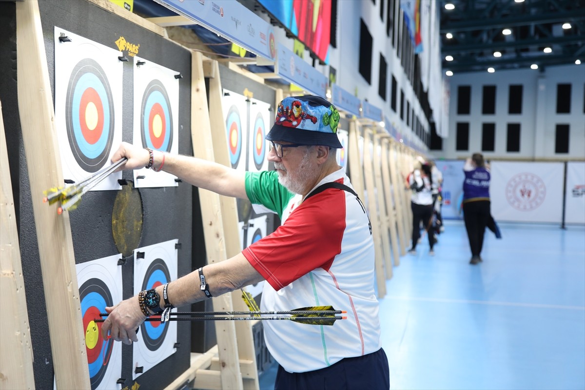Samsun'da düzenlenen Avrupa Salon Okçuluk Şampiyonası'nda resmi antrenmanlar gerçekleştirildi....