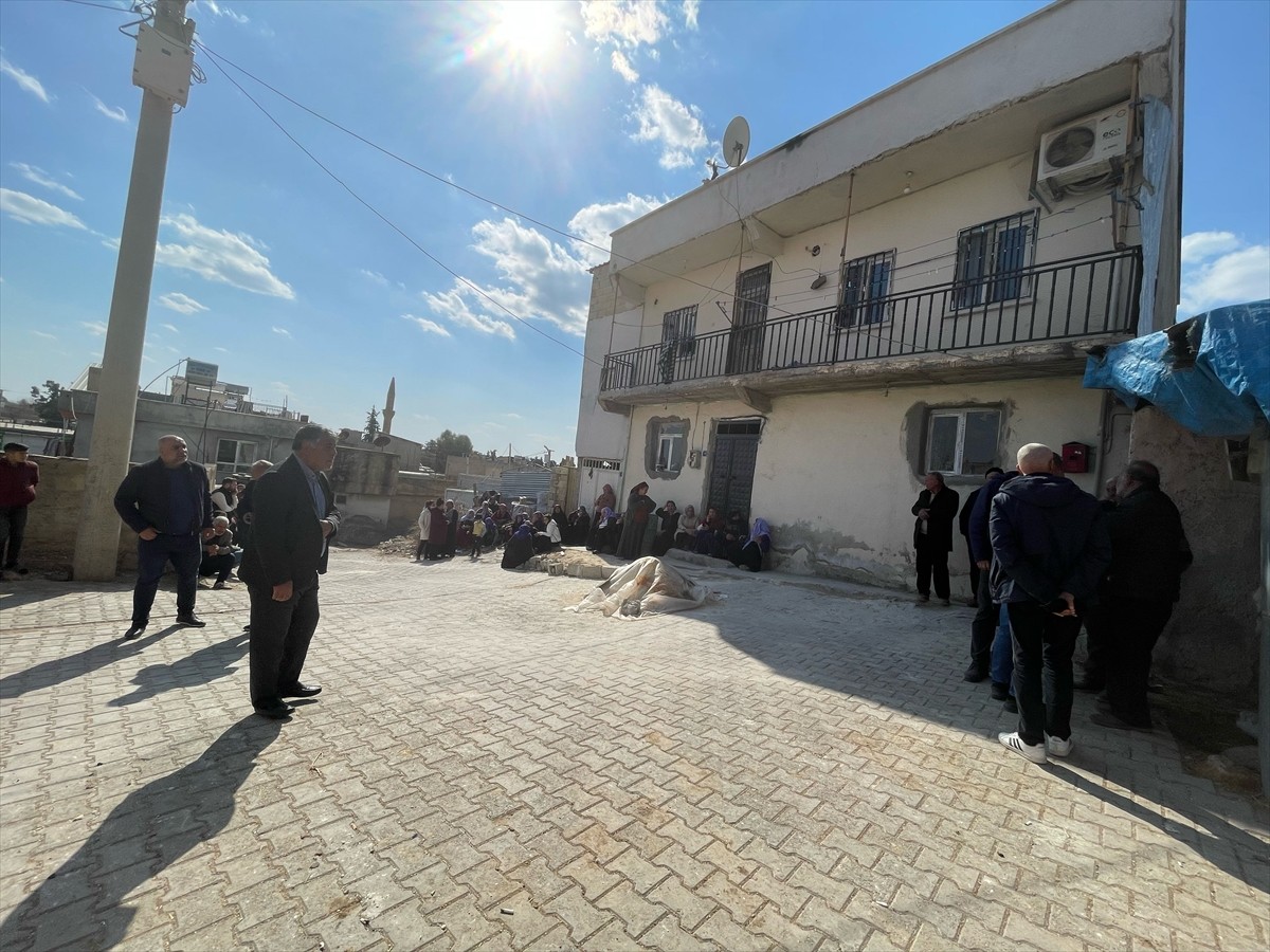 Şanlıurfa'da, komşular arasında arazi anlaşmazlığı nedeniyle çıkan silahlı kavgada bir kadın ve...