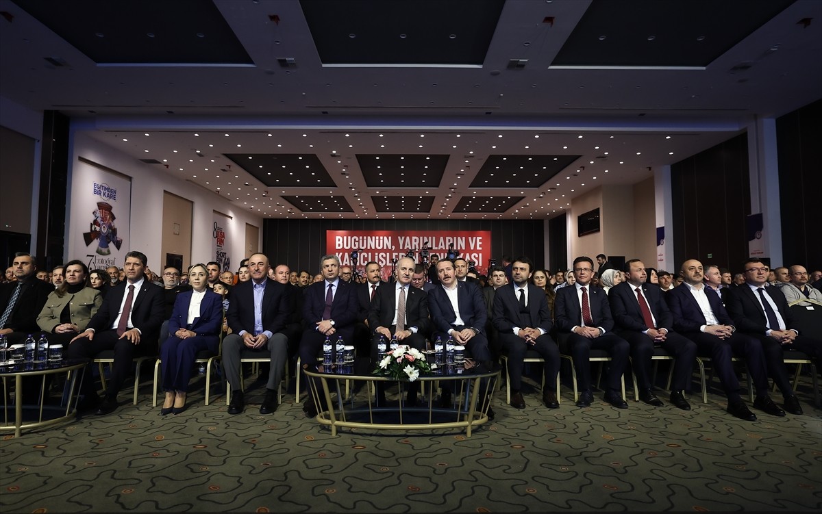 TBMM Başkanı Numan Kurtulmuş, Eğitim-Bir-Sen tarafından Serik ilçesi Belek Turizm Merkezi'ndeki...