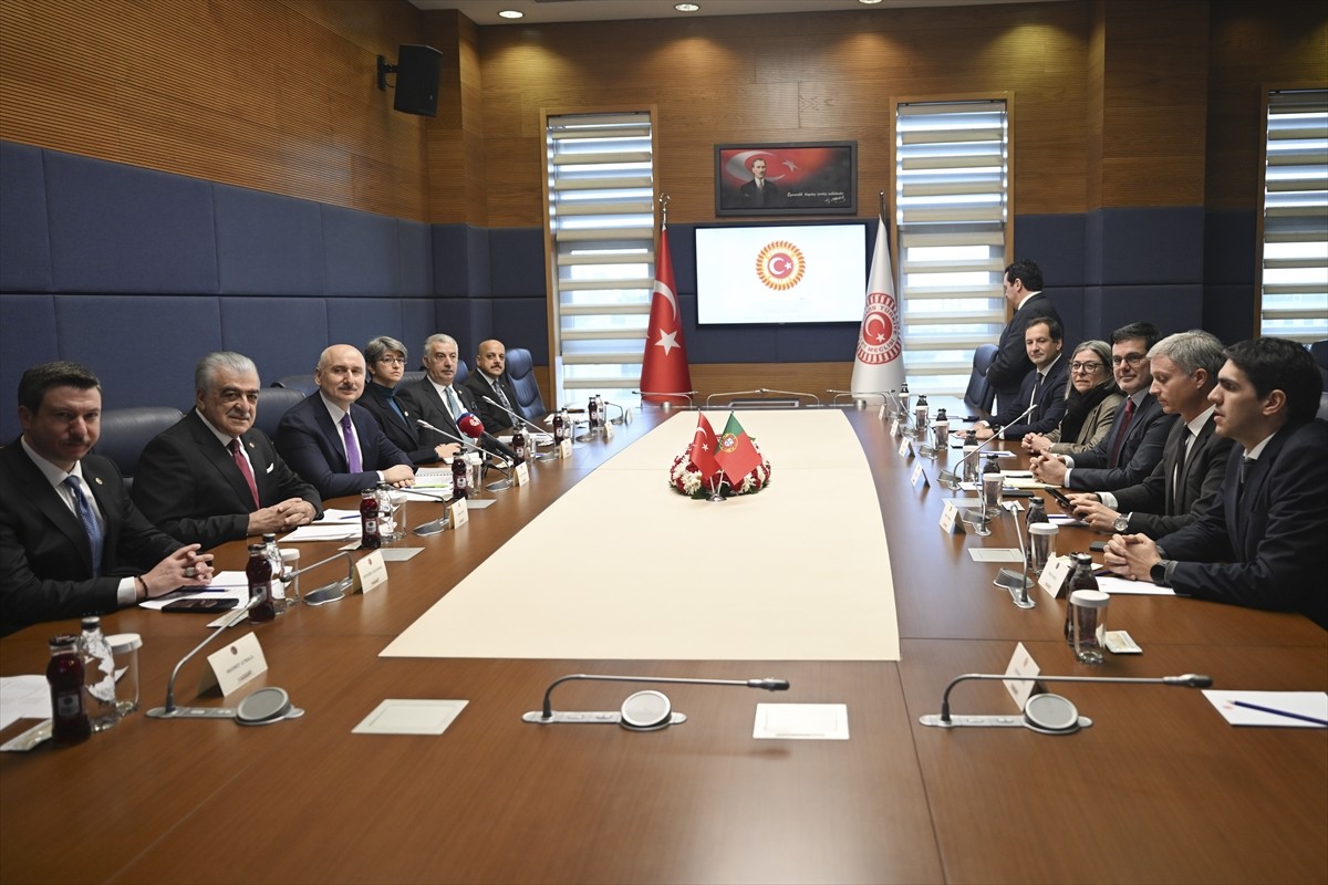 TBMM Bayındırlık, İmar, Ulaştırma ve Turizm Komisyonu Başkanı, AK Parti Trabzon Milletvekili Adil...