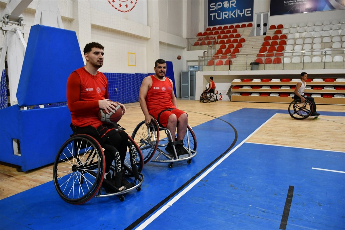 Tekerlekli Sandalye Basketbol 1. Lig B Grubu'nda ilk dörde girerek play-off'a katılmayı...