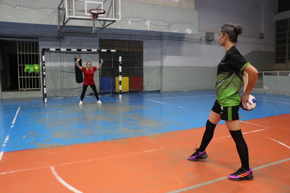 Tekirdağ'da farklı meslek ve yaş gruplarından kadınlar, iş stresini kurdukları "Tekirdağ...