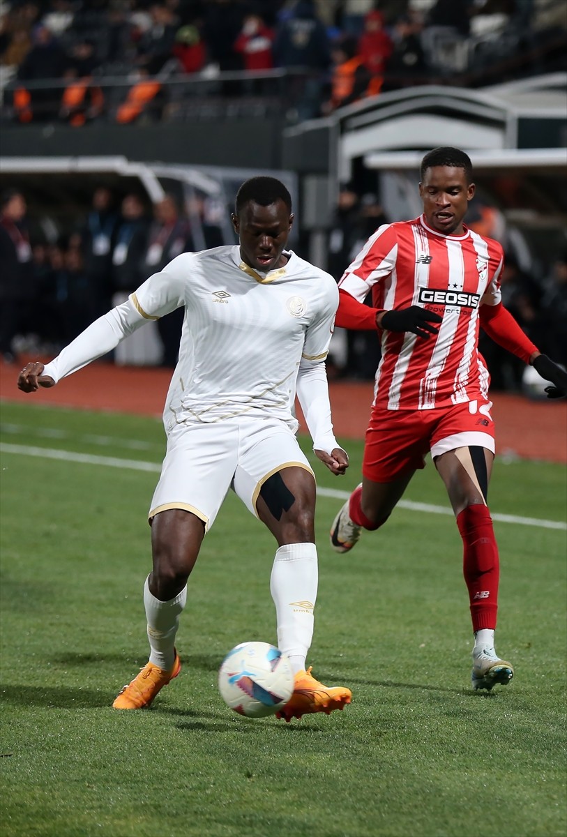 Trendyol 1. Lig’in 26. haftasında Manisa FK ile Geosis Boluspor, Manisa 19 Mayıs Stadı’nda...