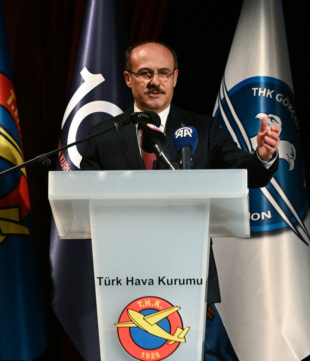 Türk Hava Kurumu (THK) 100'üncü kuruluş yıl dönümü dolayısıyla Ankara Resim ve Heykel Müzesi'nde...