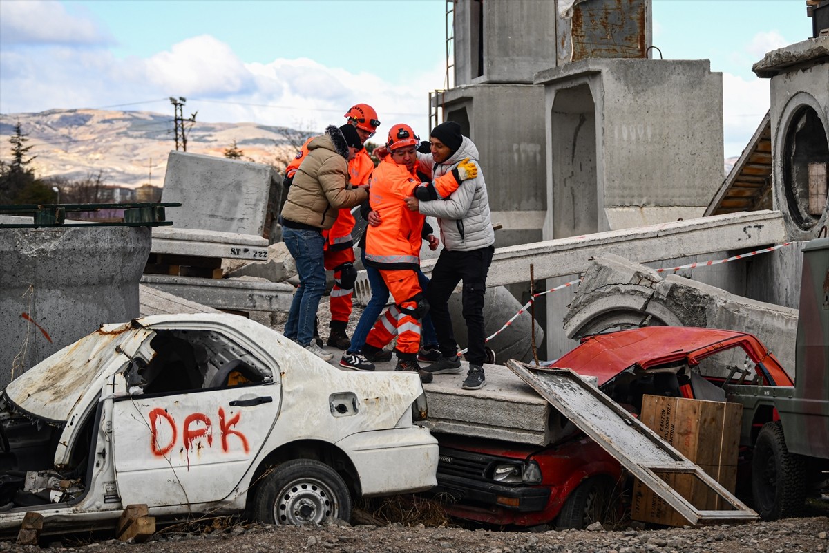 Türk Silahlı Kuvvetleri (TSK) İnsani Yardım Tugay Komutanlığınca 6 Şubat 2023'te meydana gelen...